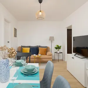Spacious Suwalska Targowek By Renters Apartament Warszawa